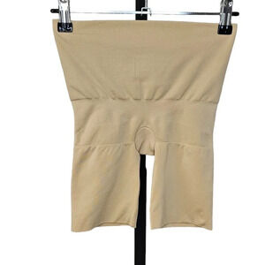 SPANX Assets  Mid Thigh Tummy Control Shapewear Shorts Nude Size Medium